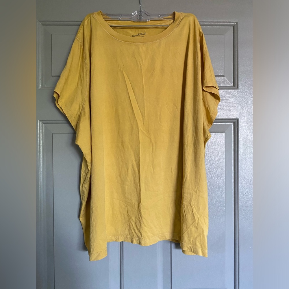 Universal threads yellow top